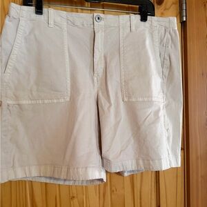 J Jill patch pocket khaki shorts